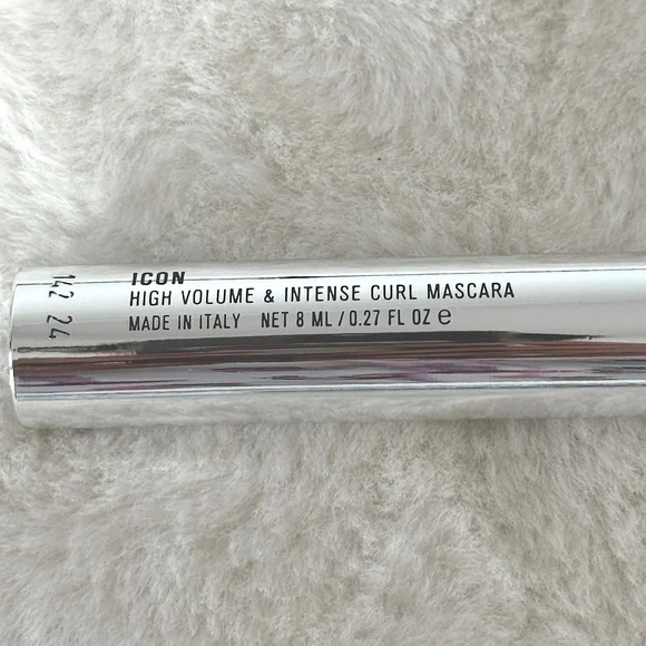 Il Makiage Volume and Curl Black Mascara - NIB - Picture 7 of 10